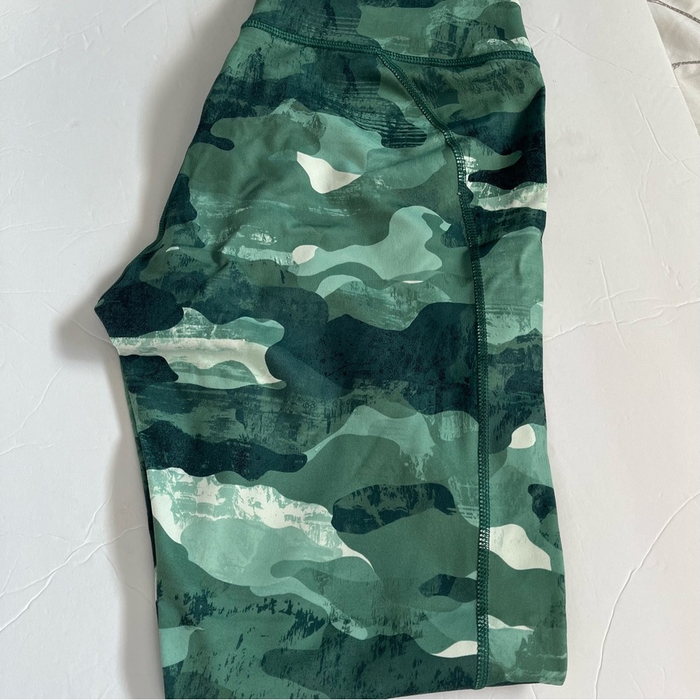 Fabletics leggings - size L - Picture 2 of 4